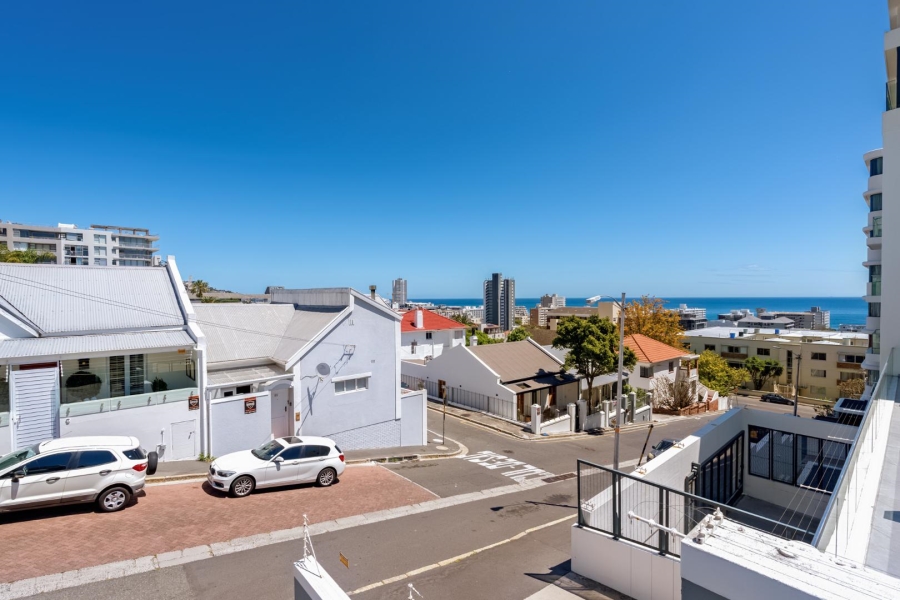 2 Bedroom Property for Sale in Sea Point Western Cape
